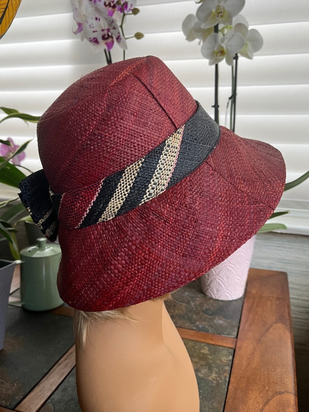 ONIGO 100% Rafia Cloche / Bucket Hat  Hand Made in Madagascar  Beautiful  NWOT - Picture 5 of 12